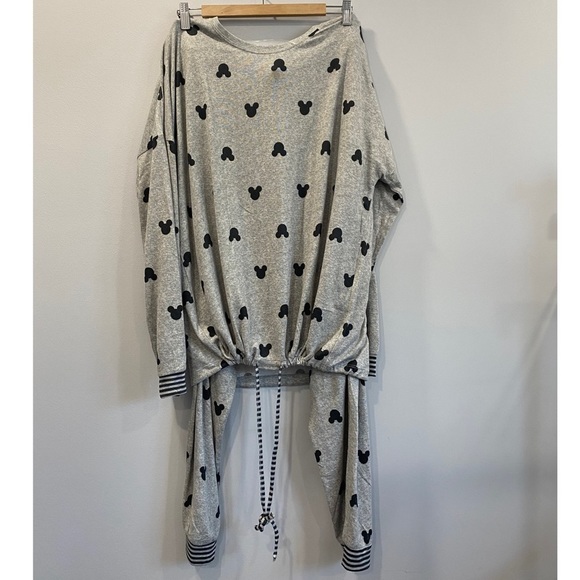 Women's Gray Pajama Set - Picture 2 of 6